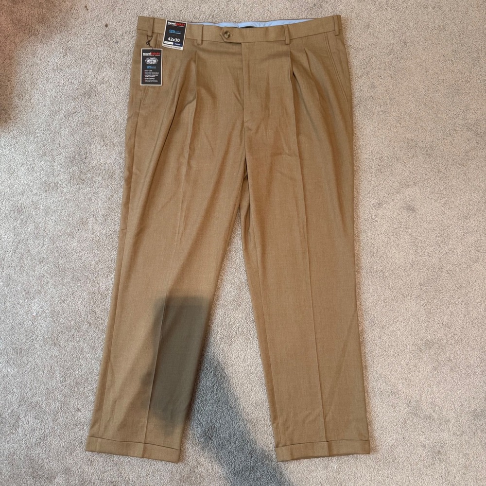 Roundtree & Yorke TravelSmart Mens 42x30 Pleated Khaki Pants CoolMax S15PR684024